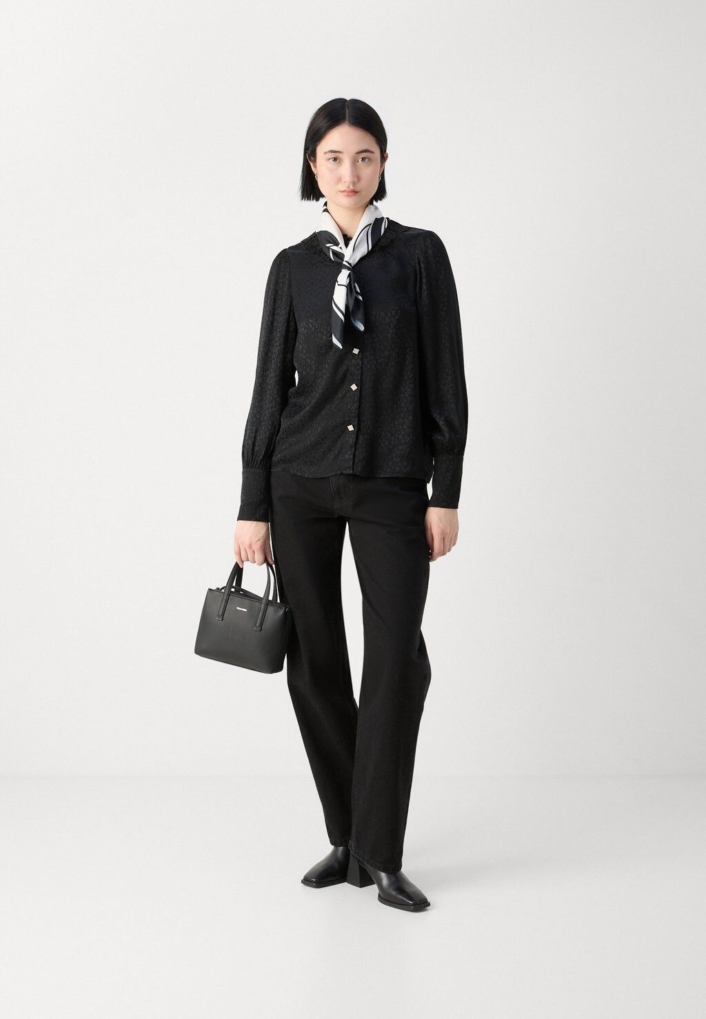 Блузка на пуговицах Marc Cain, черный
Блузка на пуговицах Marc Cain, черный