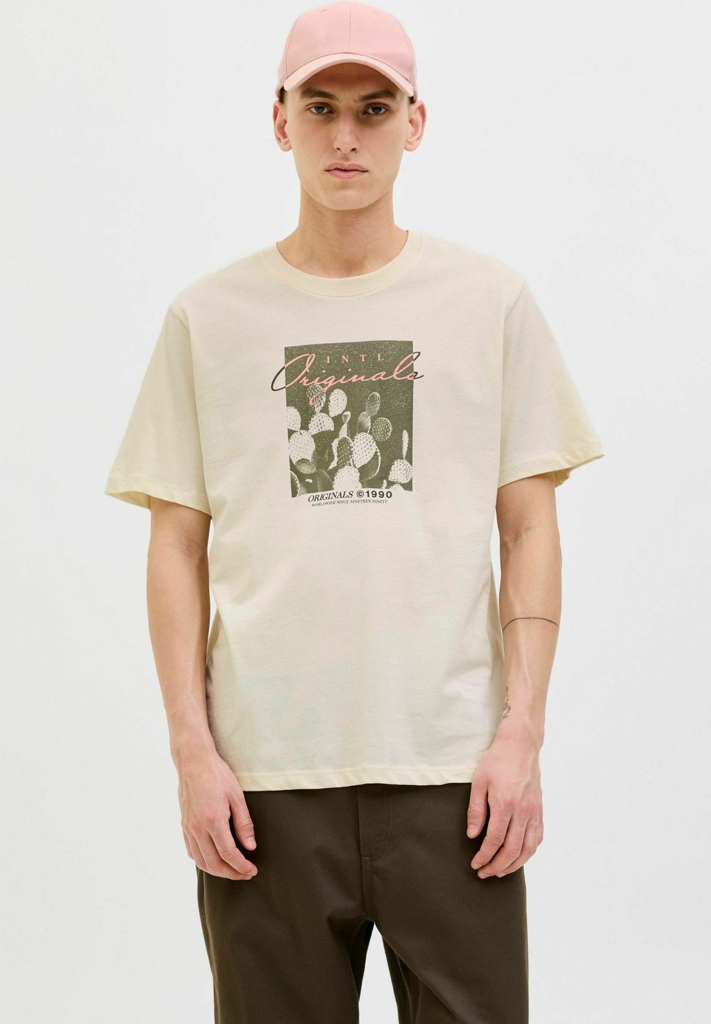 Футболка с принтом GEDRUCKT RUNDHALSAUSSCHNITT Jack & Jones, бежевый
Футболка с принтом GEDRUCKT RUNDHALSAUSSCHNITT Jack & Jones, бежевый