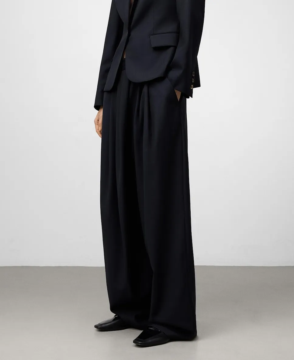 Женские широкие брюки в стиле кроя с перекрестной передней частью Adolfo Dominguez, черный
Женские широкие брюки в стиле кроя с перекрестной передней частью Adolfo Dominguez, черный