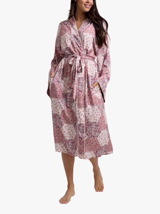 Халат Corina с цветочным принтом Lily and Lionel, Pink
Халат Corina с цветочным принтом Lily and Lionel, Pink