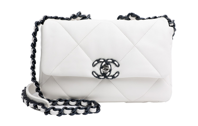 CHANEL 21k зимняя кожаная сумка через плечо, кроссбоди женская white
CHANEL 21k зимняя кожаная сумка через плечо, кроссбоди женская white