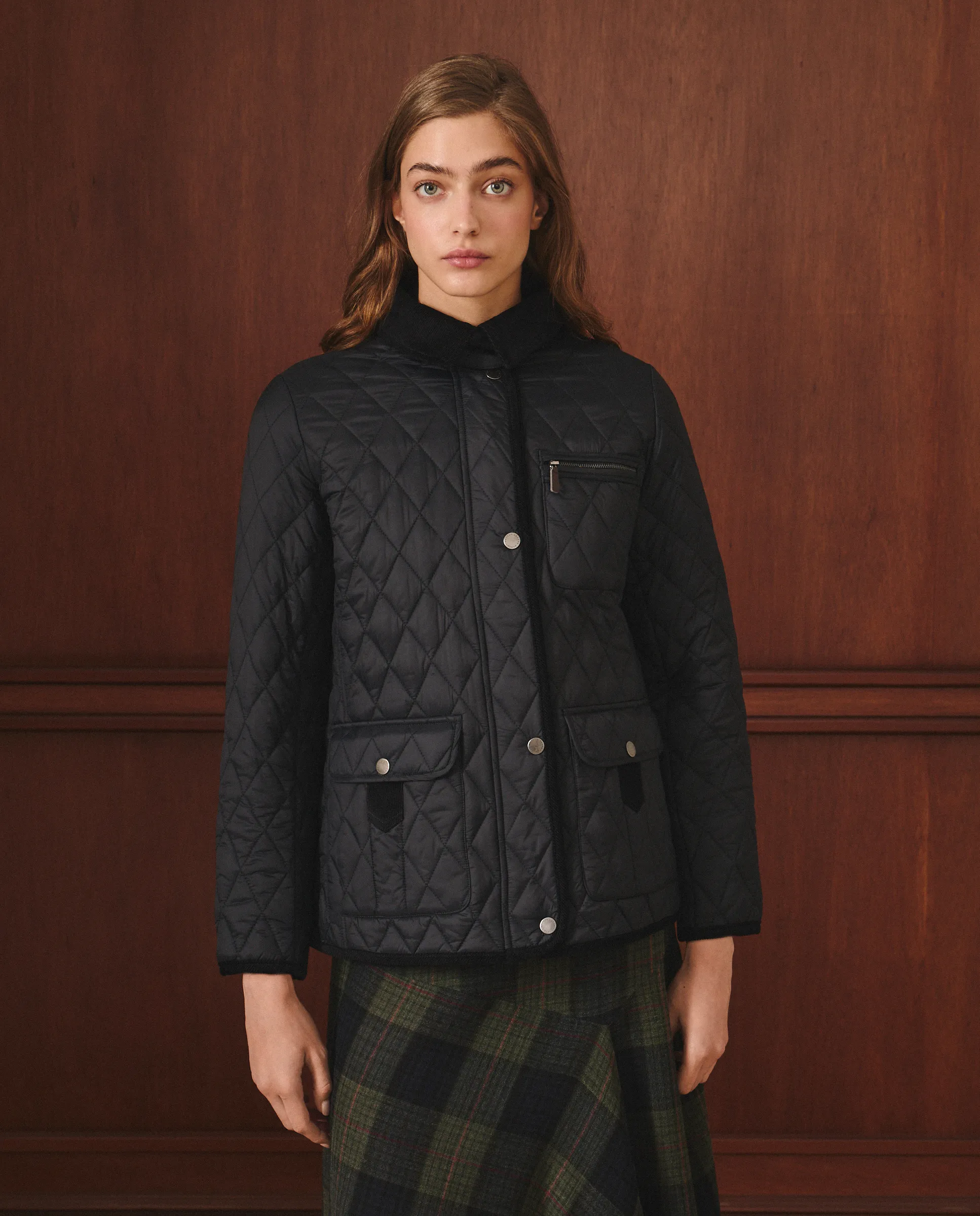 Женская короткая куртка хаски Lloyd'S, темно-синий
Женская короткая куртка хаски Lloyd'S, темно-синий