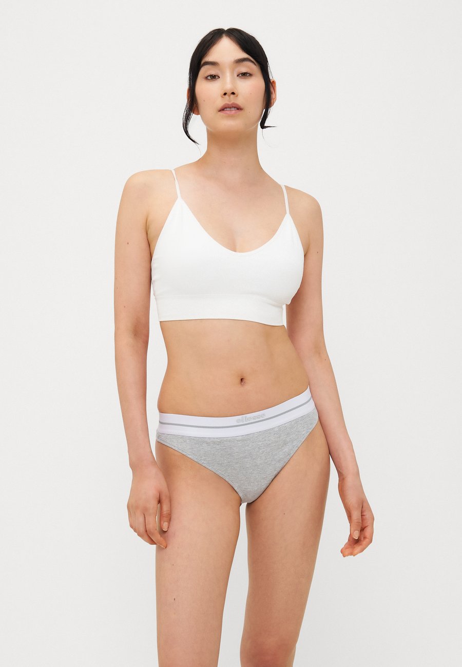 Трусы Ellesse ANDTRETTA THONG 3 PACK, White/Black/Grey Melange/White
Трусы Ellesse ANDTRETTA THONG 3 PACK, White/Black/Grey Melange/White