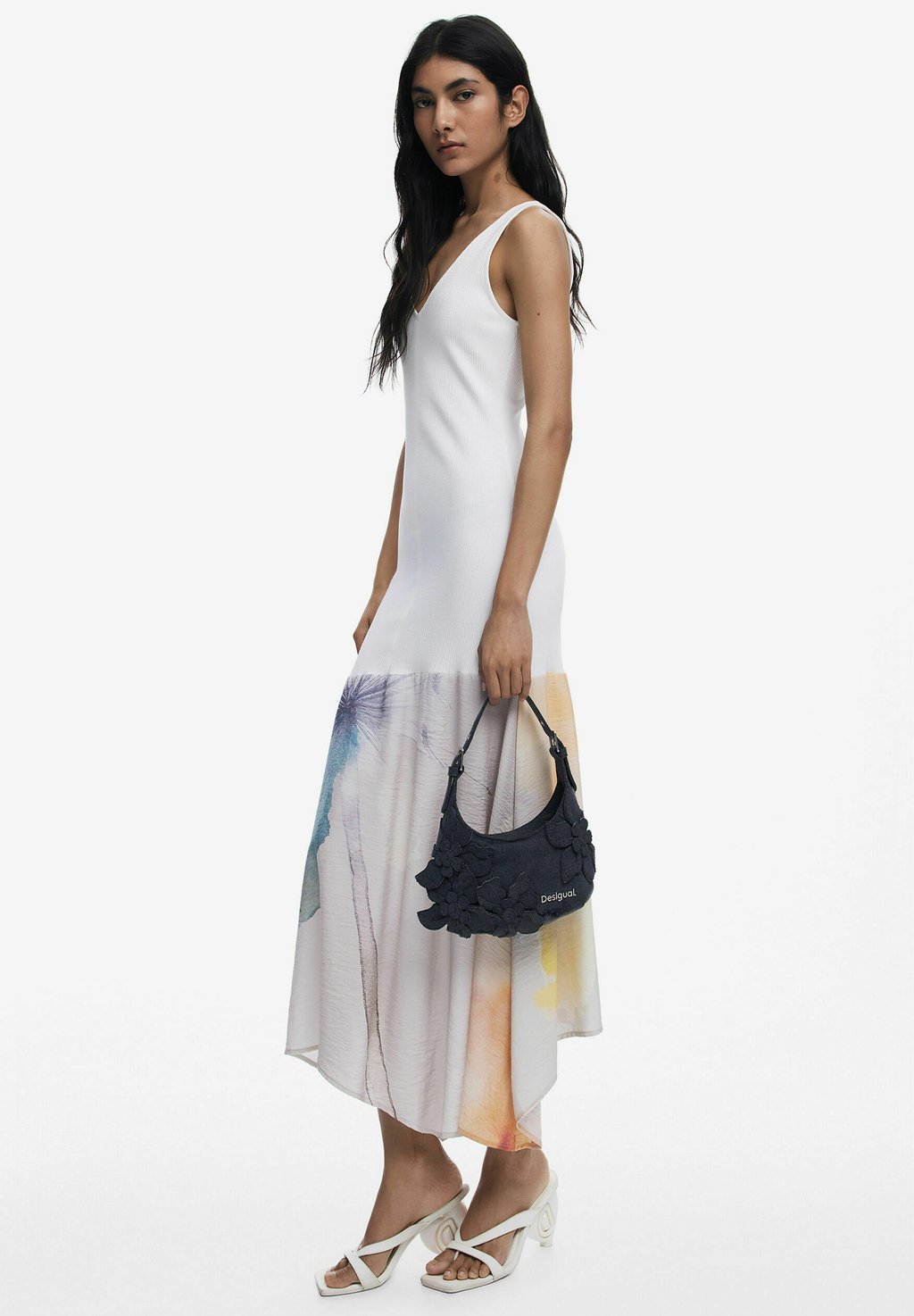 Сумка SMALL FLORAL APPLIQUÉ Desigual, черный
Сумка SMALL FLORAL APPLIQUÉ Desigual, черный