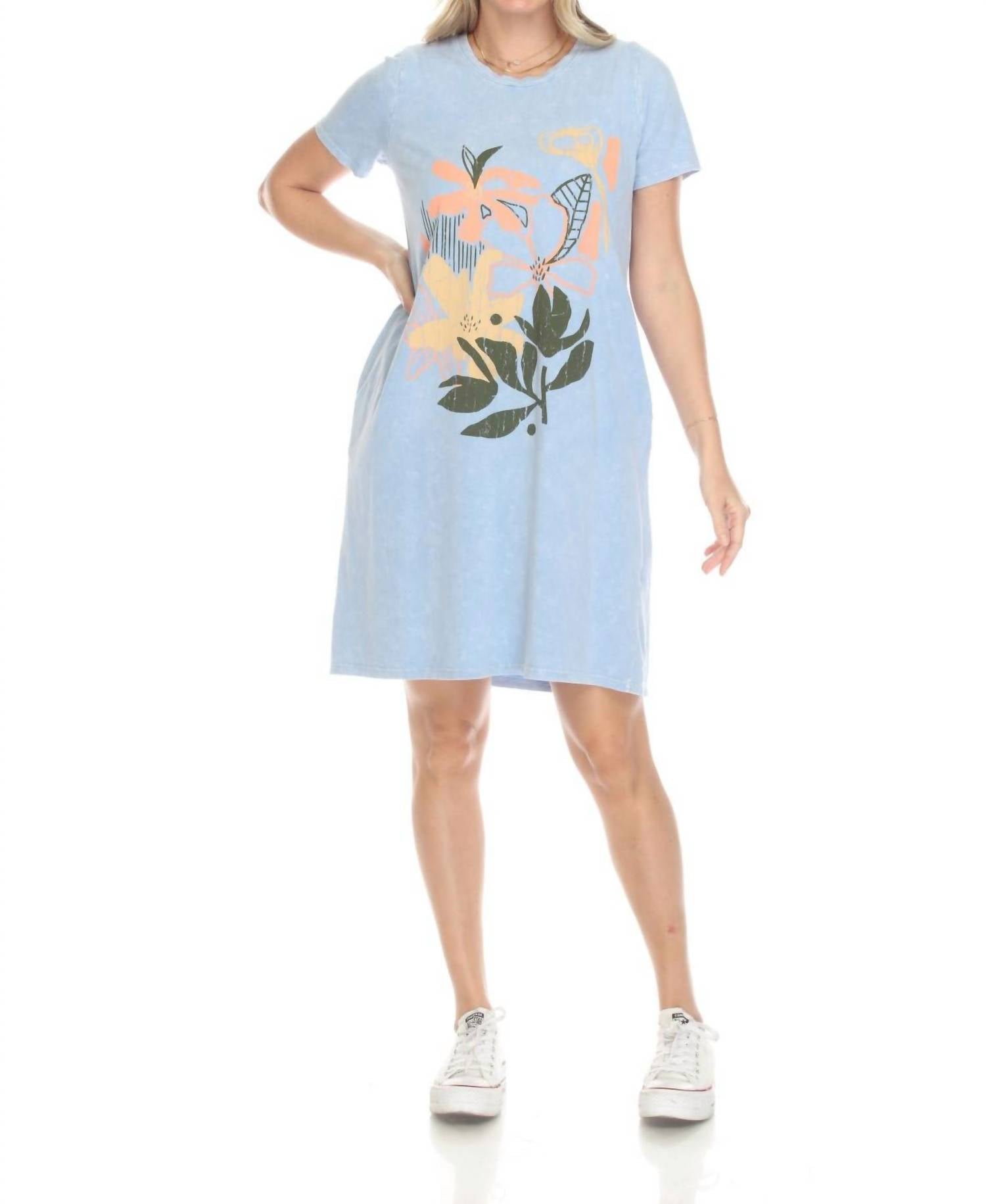 Короткое платье с цветочным узором и карманами нежно-голубого цвета Inoah
Короткое платье с цветочным узором и карманами нежно-голубого цвета Inoah