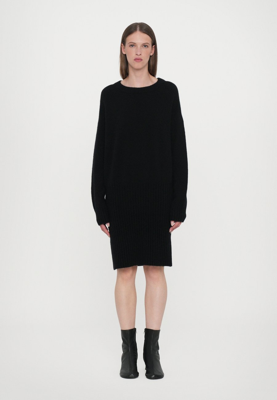 Платье CLOSED CREW NECK MINI DRESS, Black
Платье CLOSED CREW NECK MINI DRESS, Black