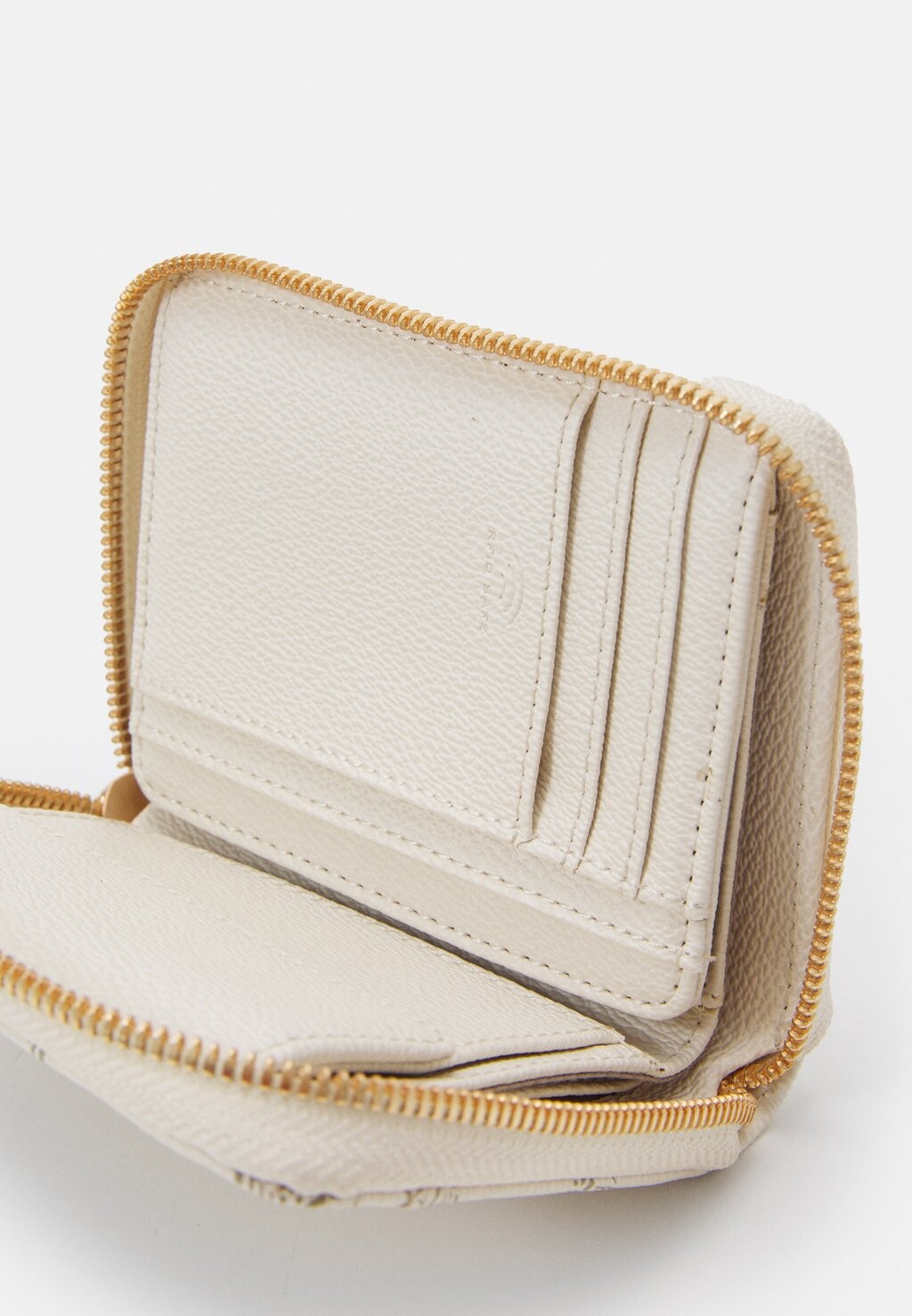 Кошелек CORTINA 1.0 JOOP!, молочный
Кошелек CORTINA 1.0 JOOP!, молочный