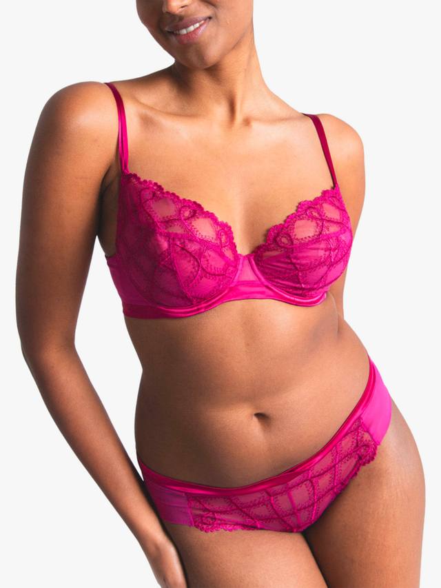 Смелый бюстгальтер на косточках с полной чашкой Maison Lejaby, Berry
Смелый бюстгальтер на косточках с полной чашкой Maison Lejaby, Berry