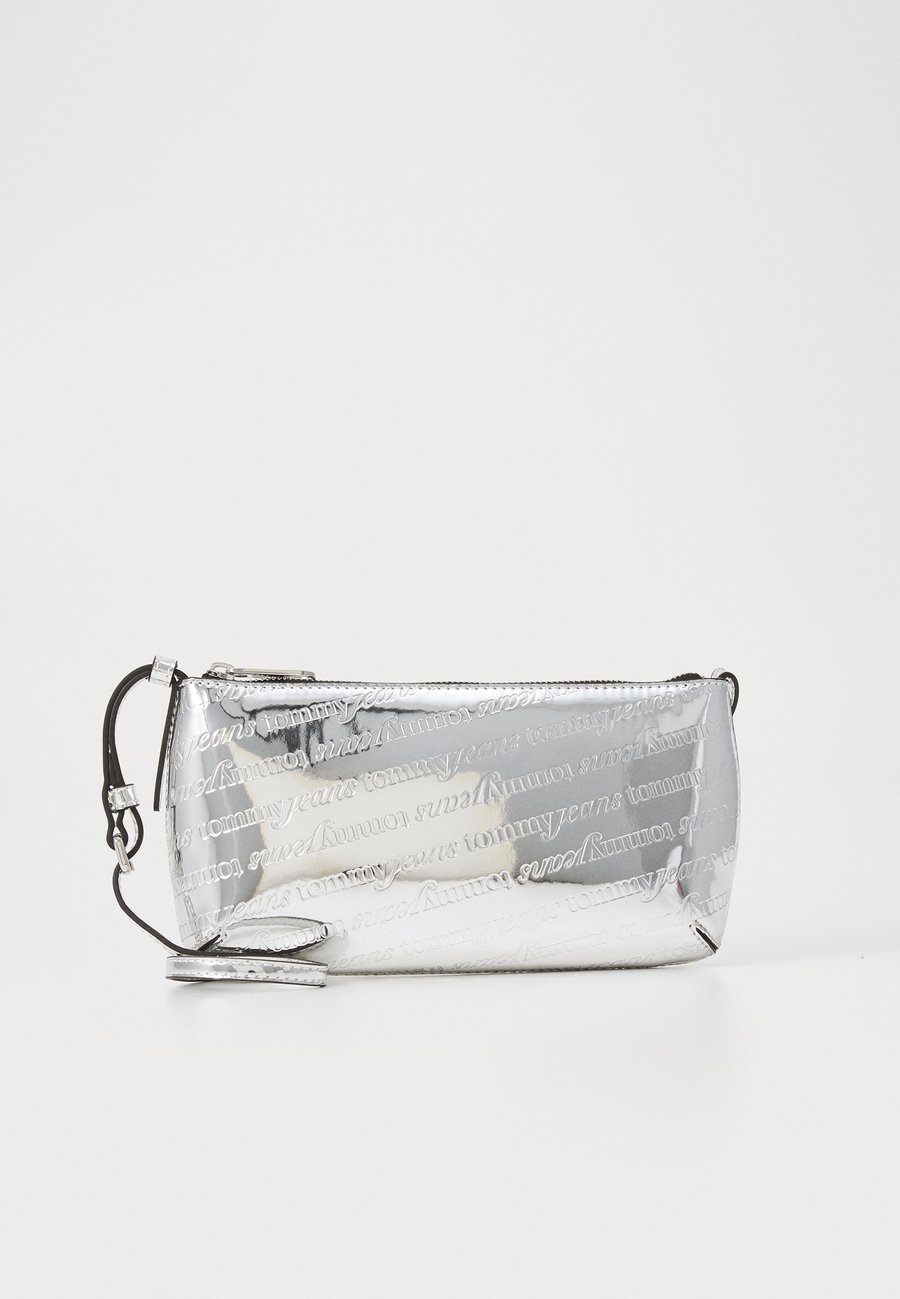 Сумка кросс-боди Tommy Jeans MUST SHOULDER BAG, Silver-Coloured/Grey
Сумка кросс-боди Tommy Jeans MUST SHOULDER BAG, Silver-Coloured/Grey