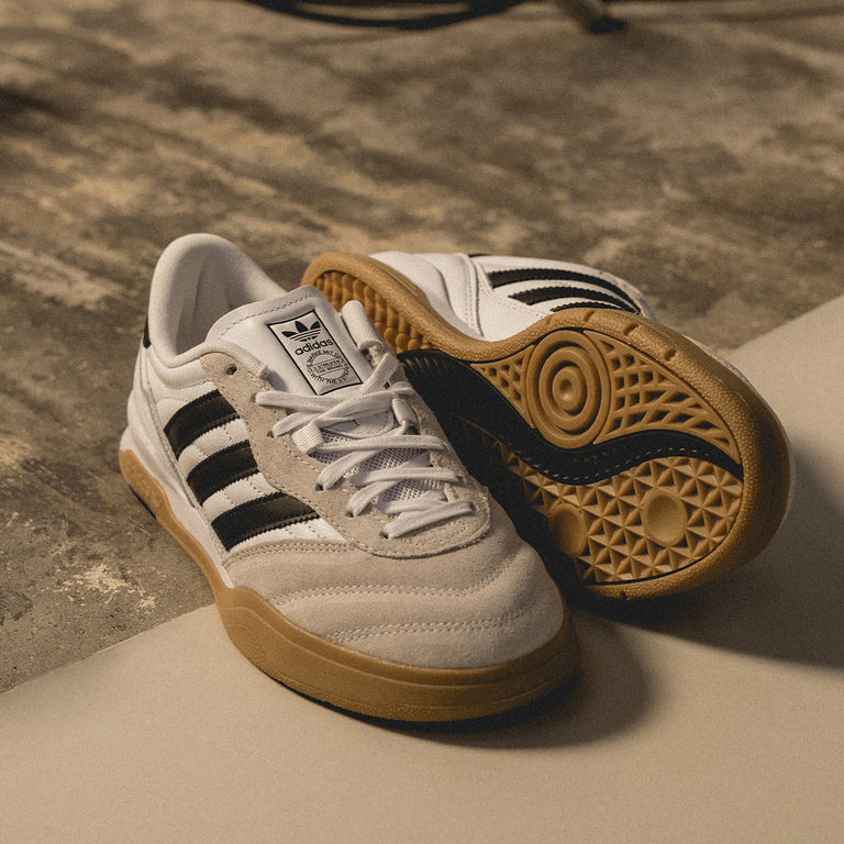 Кроссовки mundial fc Adidas, черный
Кроссовки mundial fc Adidas, черный