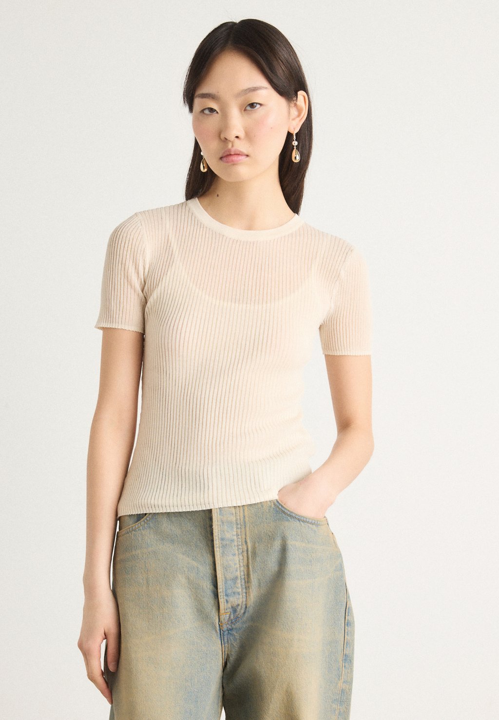 Футболка с принтом SHEER DKNY, кремовый
Футболка с принтом SHEER DKNY, кремовый