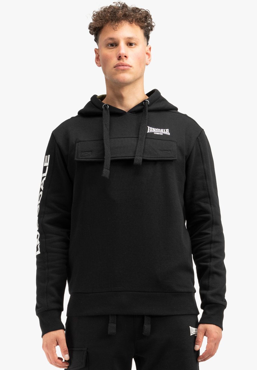 Худи Lonsdale NORMALE PASSFORM RUSHEN, Black White Olive/Black
Худи Lonsdale NORMALE PASSFORM RUSHEN, Black White Olive/Black