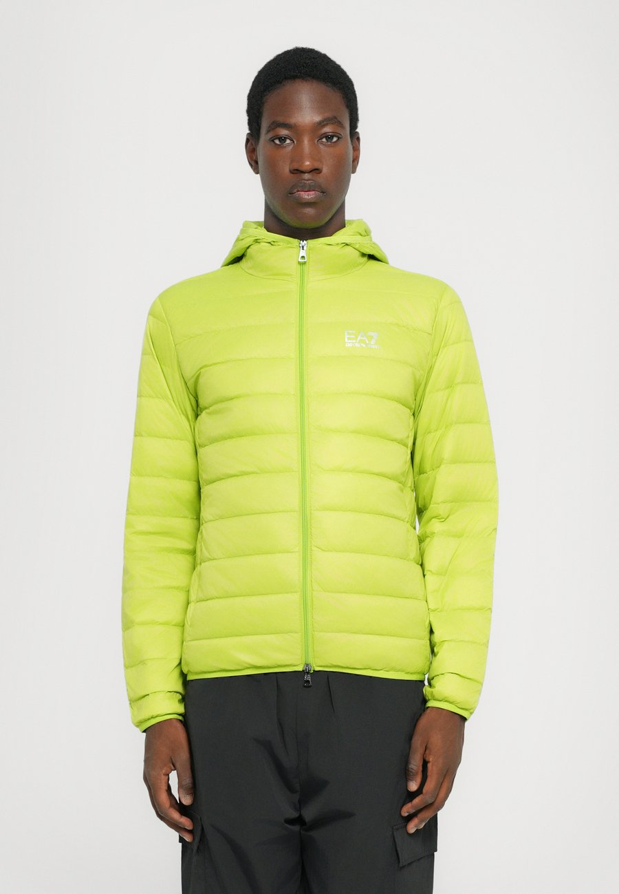 Куртка EA7 Emporio Armani TRAIN CORE JACKET, Macaw Green/Neon Yellow
Куртка EA7 Emporio Armani TRAIN CORE JACKET, Macaw Green/Neon Yellow