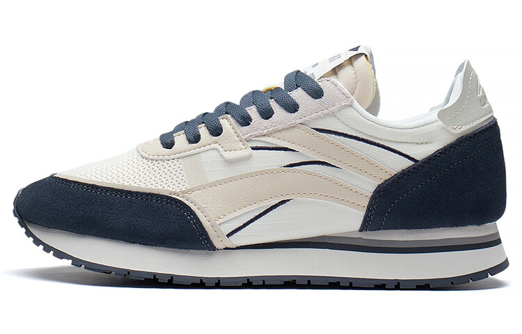 Кроссовки Lining Lifestyle, жемчуг белый/холодный эбеновый черный/зернистый серый
Кроссовки Lining Lifestyle, жемчуг белый/холодный эбеновый черный/зернистый серый