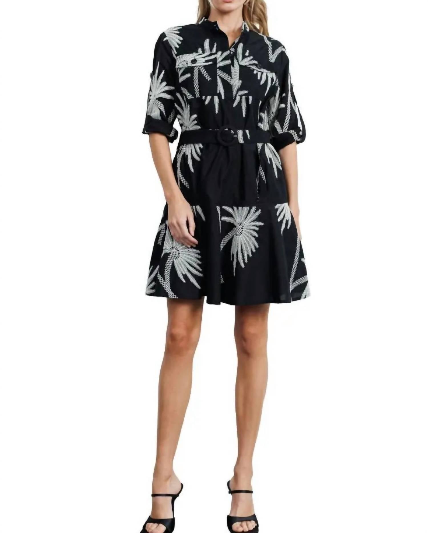 Мини-платье-рубашка Siobhan с вышивкой черного цвета Ciebon, черный
Мини-платье-рубашка Siobhan с вышивкой черного цвета Ciebon, черный