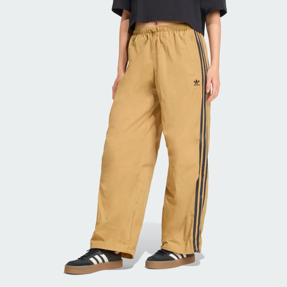 Спортивные брюки Adidas 3-Stripes Woven Parachute Pants, цвет Cardboard/Black 
Спортивные брюки Adidas 3-Stripes Woven Parachute Pants, цвет Cardboard/Black