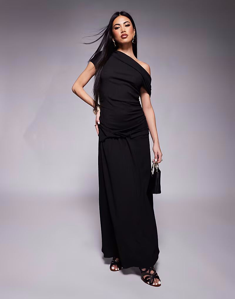 Платье миди со спущенными плечами и асимметричной талией ASOS DESIGN черного цвета
Платье миди со спущенными плечами и асимметричной талией ASOS DESIGN черного цвета