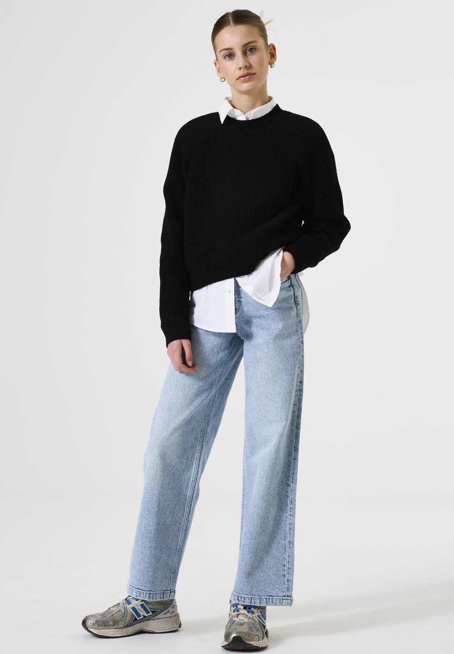 Джемпер Garcia Jumper, Off Black/Black
Джемпер Garcia Jumper, Off Black/Black