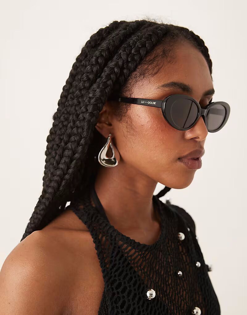 Круглые солнцезащитные очки Lu Goldie Jeanne черного цвета
Круглые солнцезащитные очки Lu Goldie Jeanne черного цвета