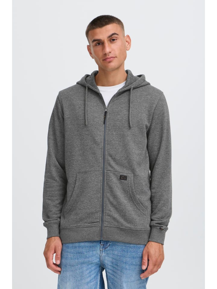 Флисовая куртка с капюшоном SDAUPO серого цвета !SOLID
Флисовая куртка с капюшоном SDAUPO серого цвета !SOLID