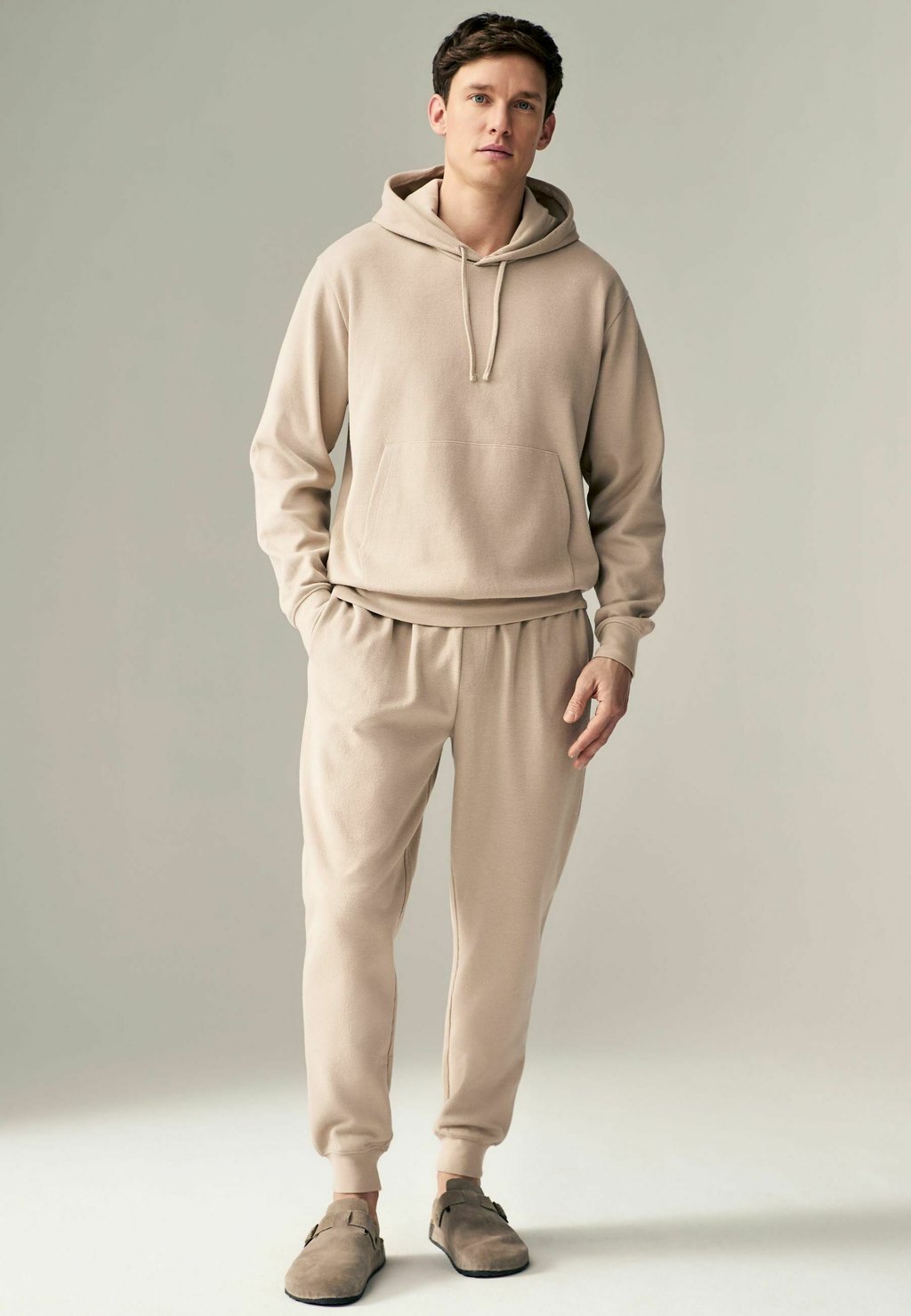 Спортивные брюки Next, бежевый
Спортивные брюки Next, бежевый