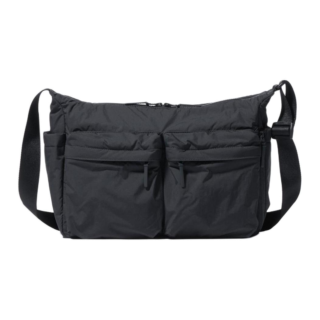 Полиамидная наплечная сумка через плечо унисекс черная UNIQLO
Полиамидная наплечная сумка через плечо унисекс черная UNIQLO