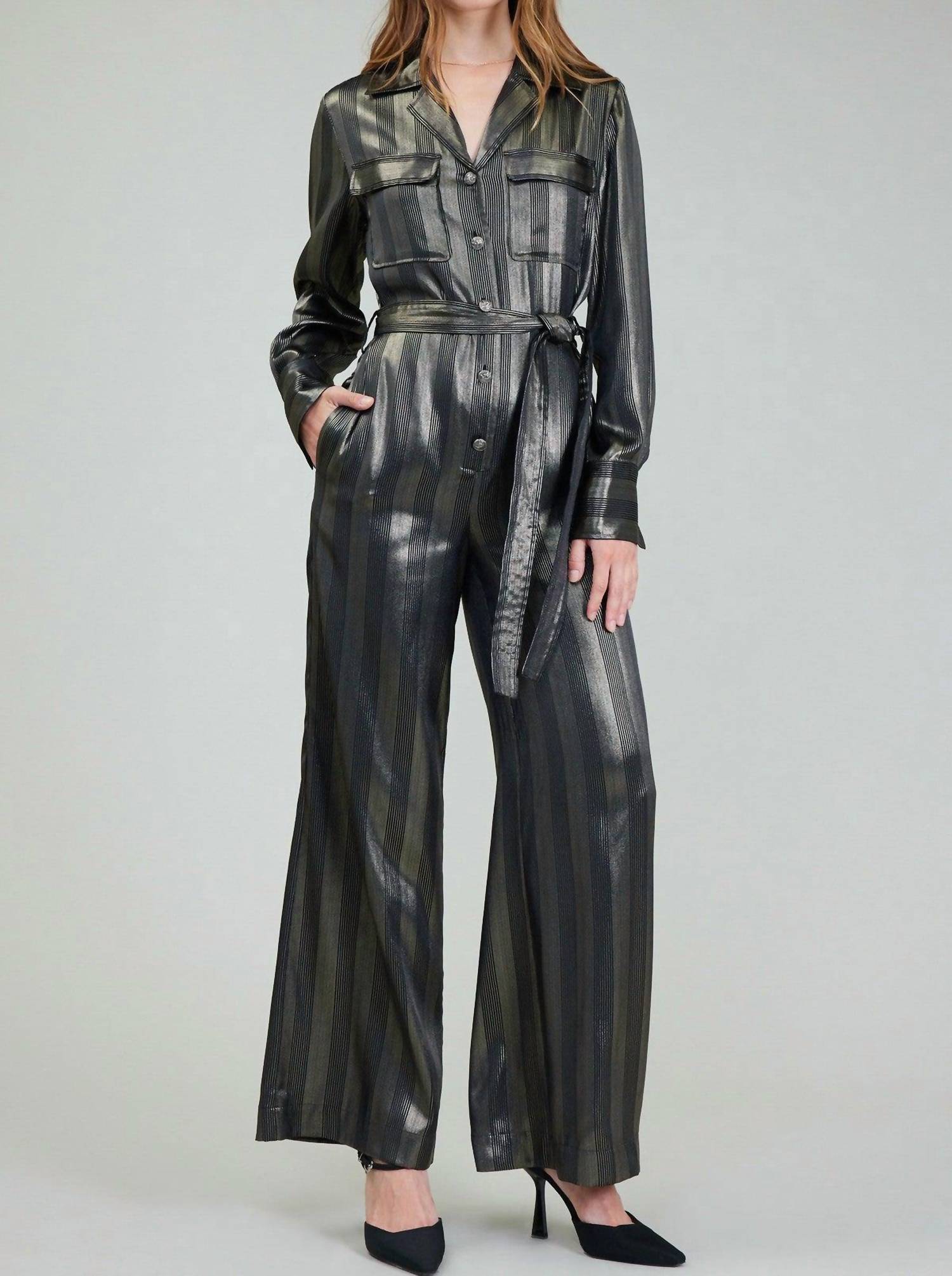 Блестящий полосатый комбинезон в черно-золотом цвете Current air
Блестящий полосатый комбинезон в черно-золотом цвете Current air