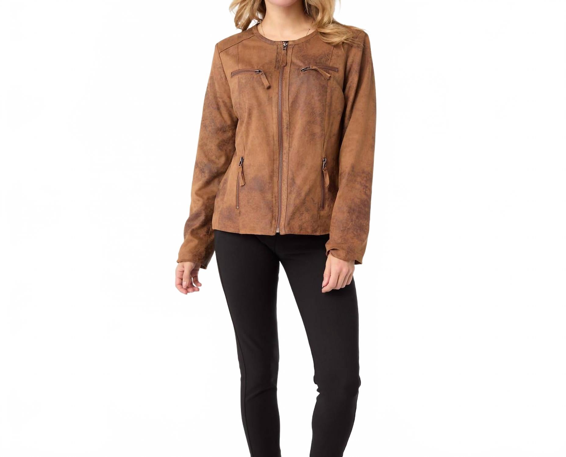 COCO + CARMEN Куртка из искусственной кожи Elway коричневого цвета
COCO + CARMEN Куртка из искусственной кожи Elway коричневого цвета