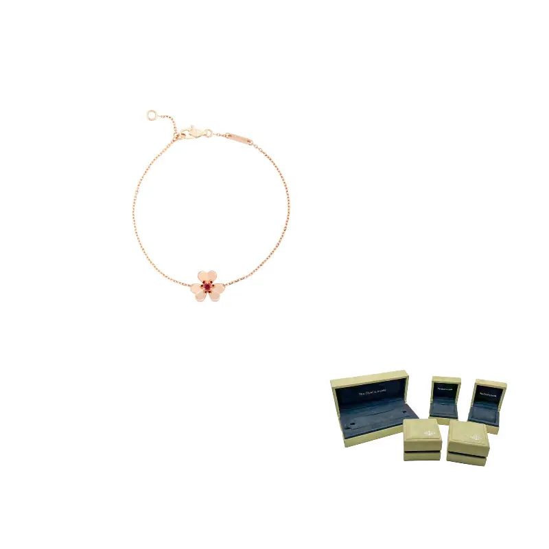 Van Cleef & Arpels Золотой браслет 18 карат для женщин
Van Cleef & Arpels Золотой браслет 18 карат для женщин