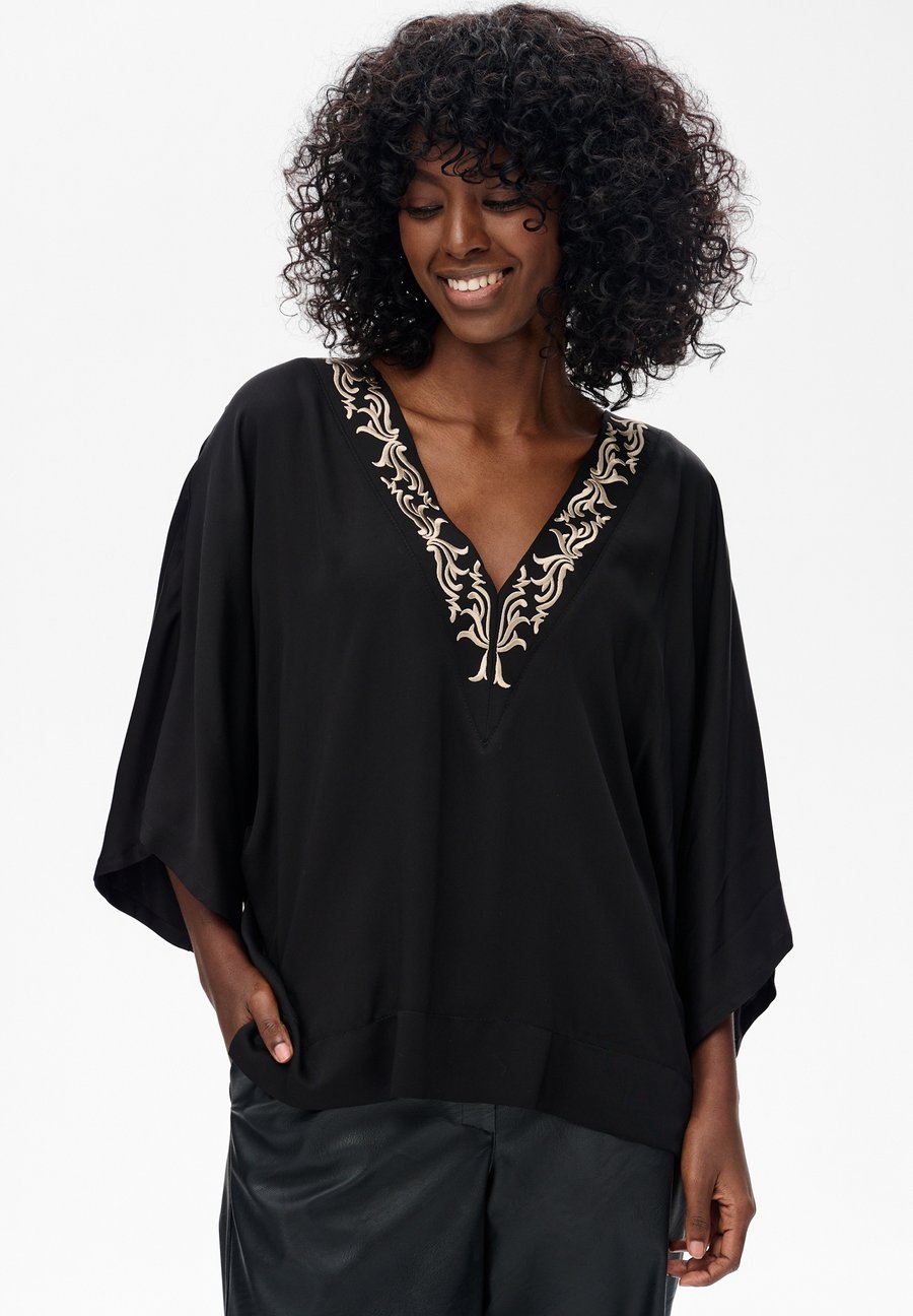 Блуза blue shadow Blouse, Black
Блуза blue shadow Blouse, Black