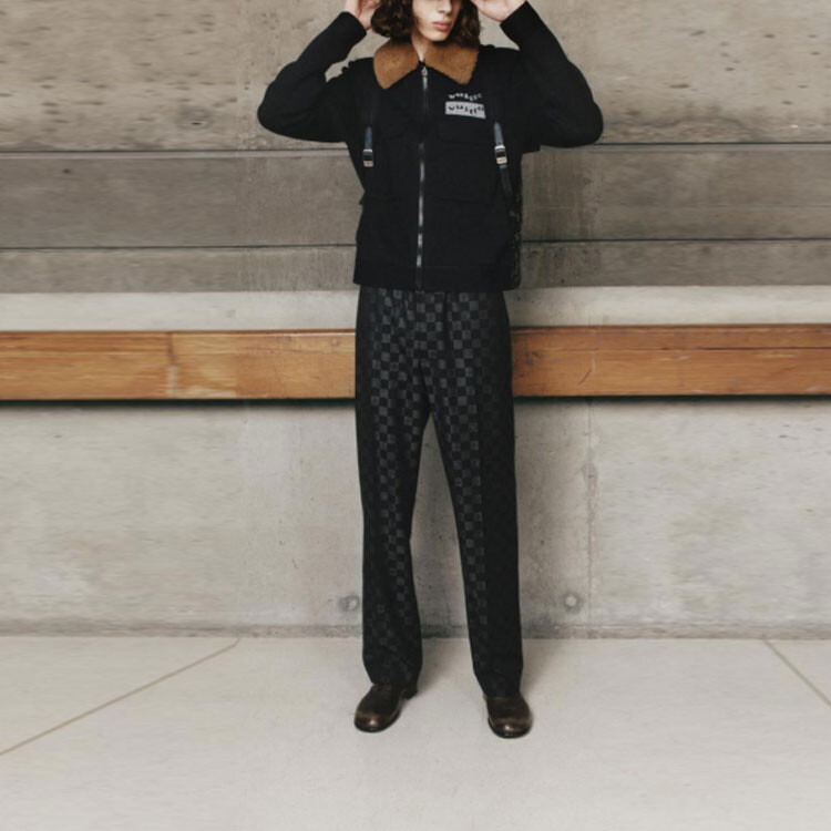 Куртка мужская черная Louis Vuitton, черный
Куртка мужская черная Louis Vuitton, черный