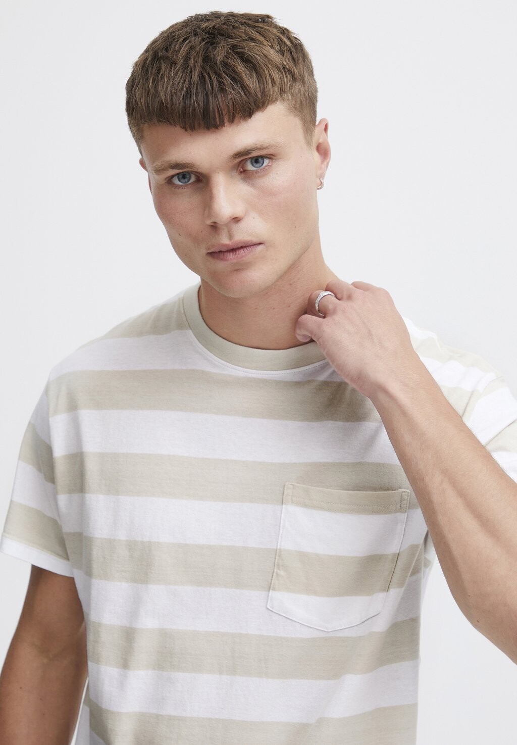 Футболка с принтом SDIKO Solid, цвет Mottled Beige
Футболка с принтом SDIKO Solid, цвет Mottled Beige