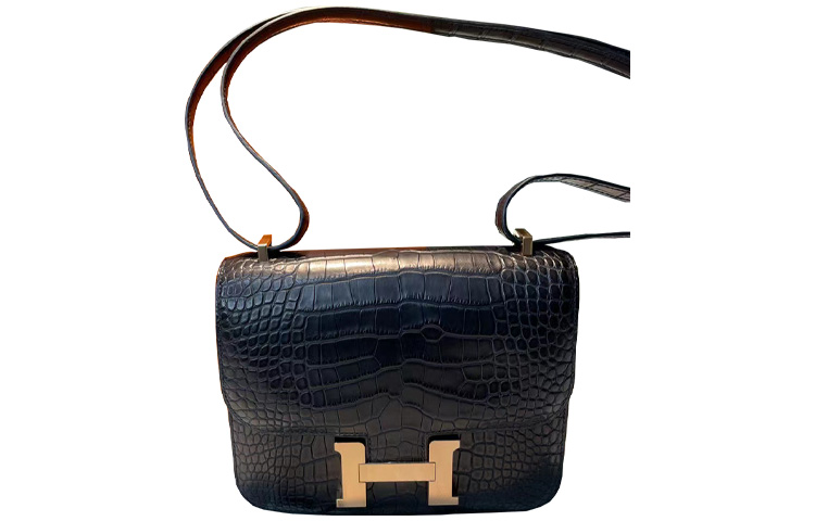 HERMES Сумка кросс-боди Constance Crocodile Leather Kangkang 19 женская 89 noir black
HERMES Сумка кросс-боди Constance Crocodile Leather Kangkang 19 женская 89 noir black