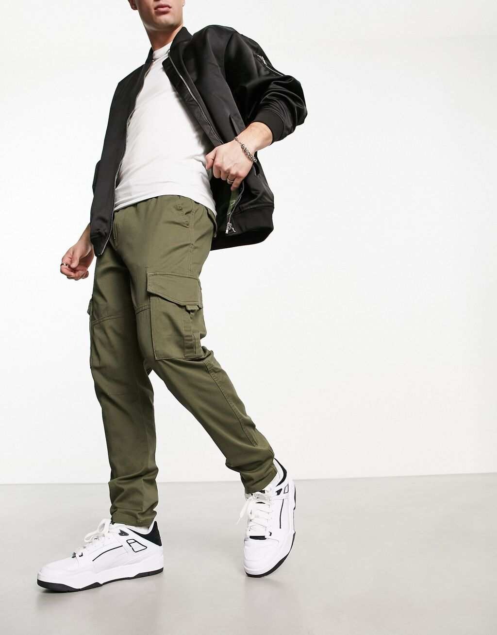 Брюки карго узкого кроя цвета хаки Only & Sons
Брюки карго узкого кроя цвета хаки Only & Sons