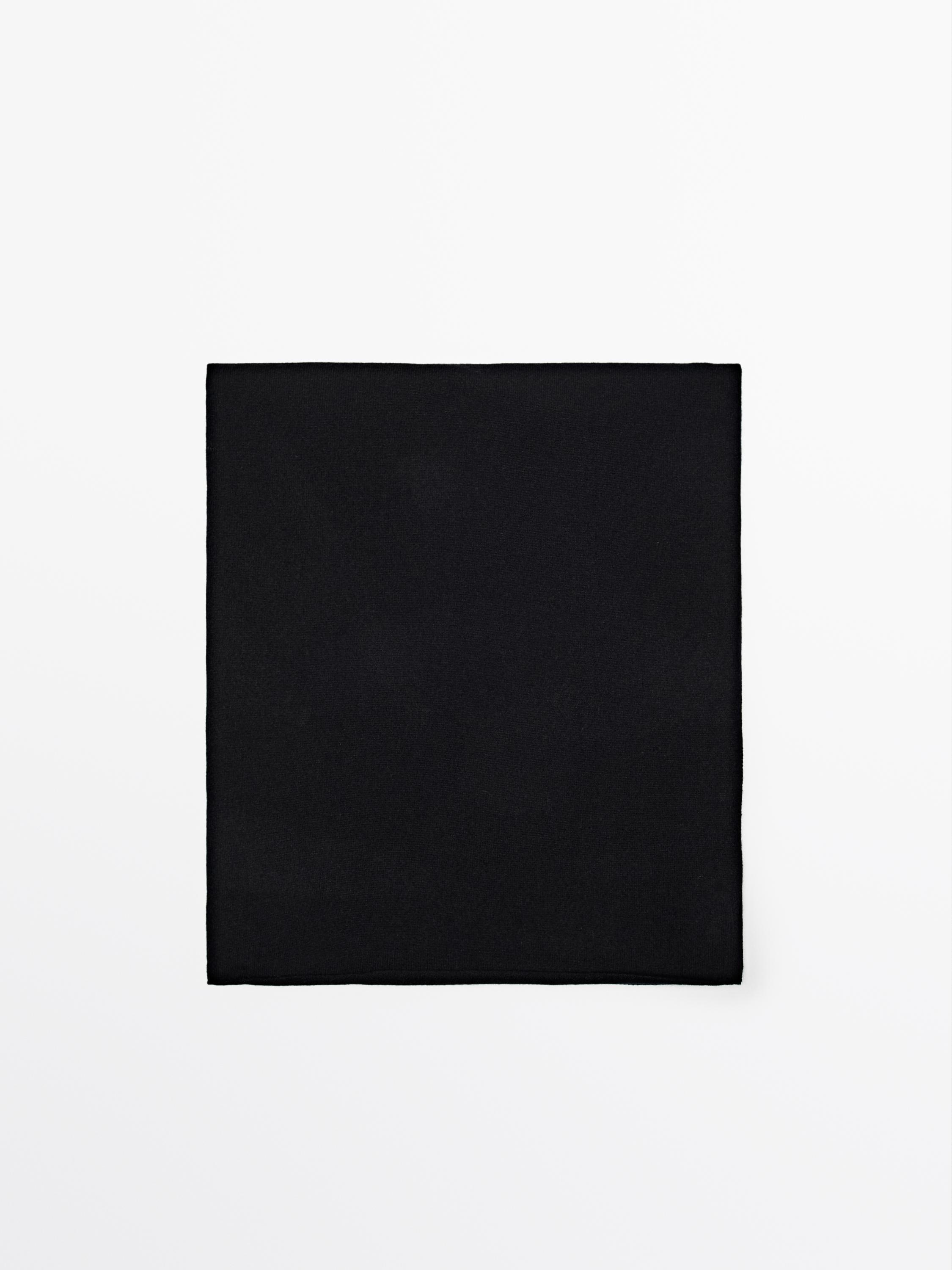 Шарф из 100% кашемира Massimo Dutti, черный
Шарф из 100% кашемира Massimo Dutti, черный