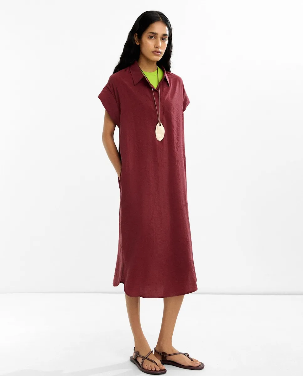 Короткий рукав миди платье-рубашка в однотонном цвете Parfois, бордовый
Короткий рукав миди платье-рубашка в однотонном цвете Parfois, бордовый