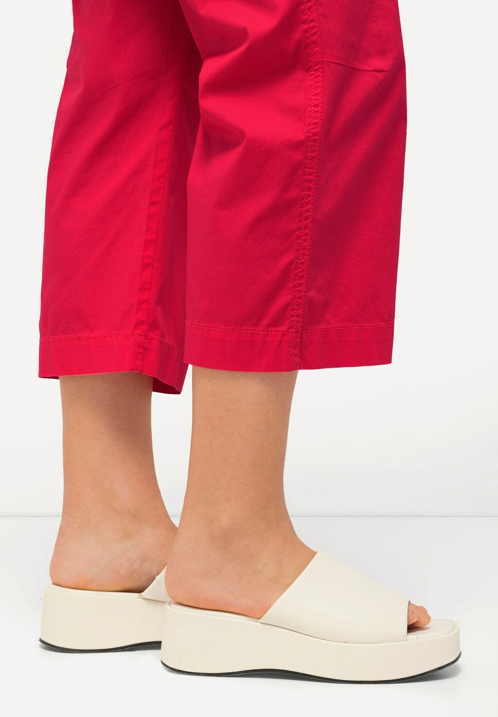 Брюки 7/8 RUBY GENOUX PRÉFORMÉS JAMBES DROITES CEINTURE ÉLASTIQUE Ulla Popken, светло-розовый
Брюки 7/8 RUBY GENOUX PRÉFORMÉS JAMBES DROITES CEINTURE ÉLASTIQUE Ulla Popken, светло-розовый