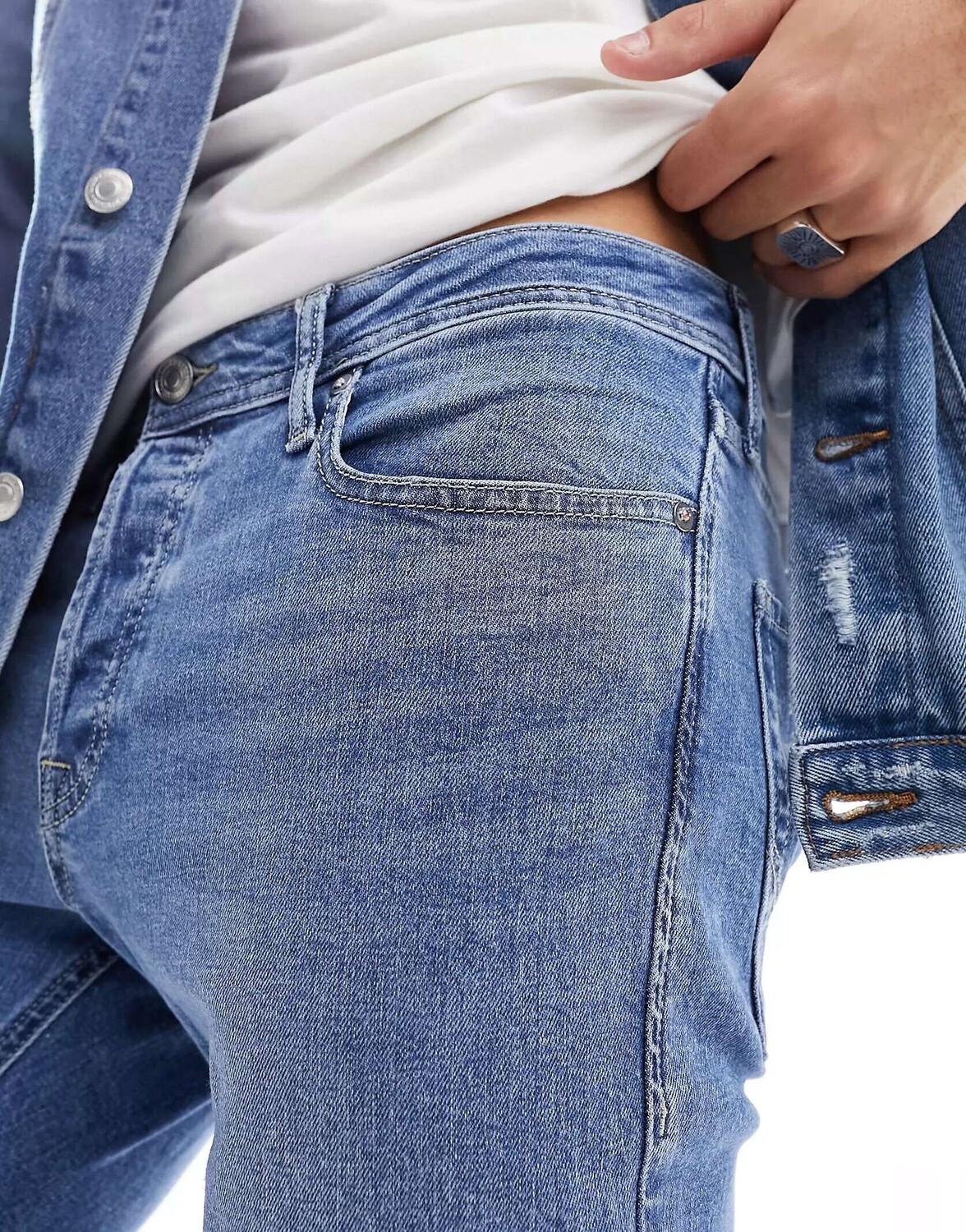 Светло-синие зауженные джинсы Jack & Jones Essentials Mike
Светло-синие зауженные джинсы Jack & Jones Essentials Mike