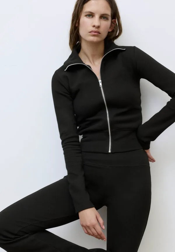 Толстовка с высоким воротником и застежкой-молнией Pull&Bear, Black, Черный, Толстовка с высоким воротником и застежкой-молнией Pull&Bear, Black
Толстовка с высоким воротником и застежкой-молнией Pull&Bear, Black, Черный, Толстовка с высоким воротником и застежкой-молнией Pull&Bear, Black