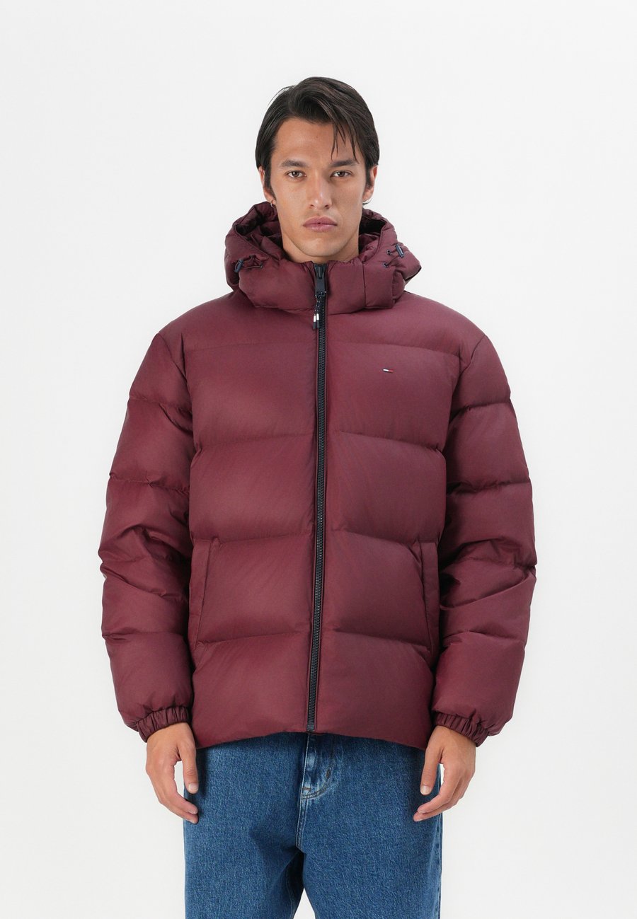 Куртка Tommy Jeans ESSENTIAL , Red Wine/Bordeaux
Куртка Tommy Jeans ESSENTIAL , Red Wine/Bordeaux