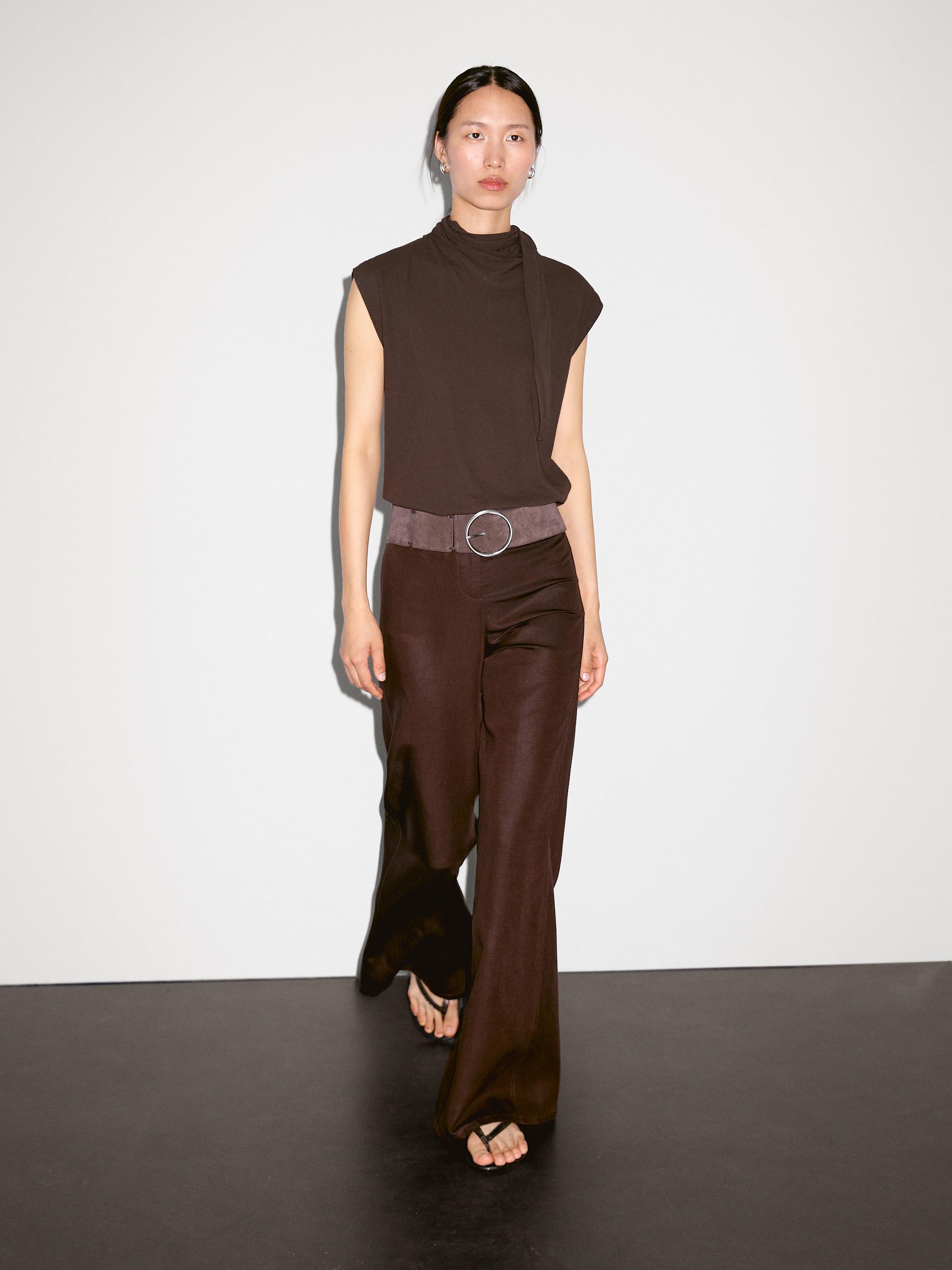 Топ с завязкой на шее Massimo Dutti, коричневый
Топ с завязкой на шее Massimo Dutti, коричневый