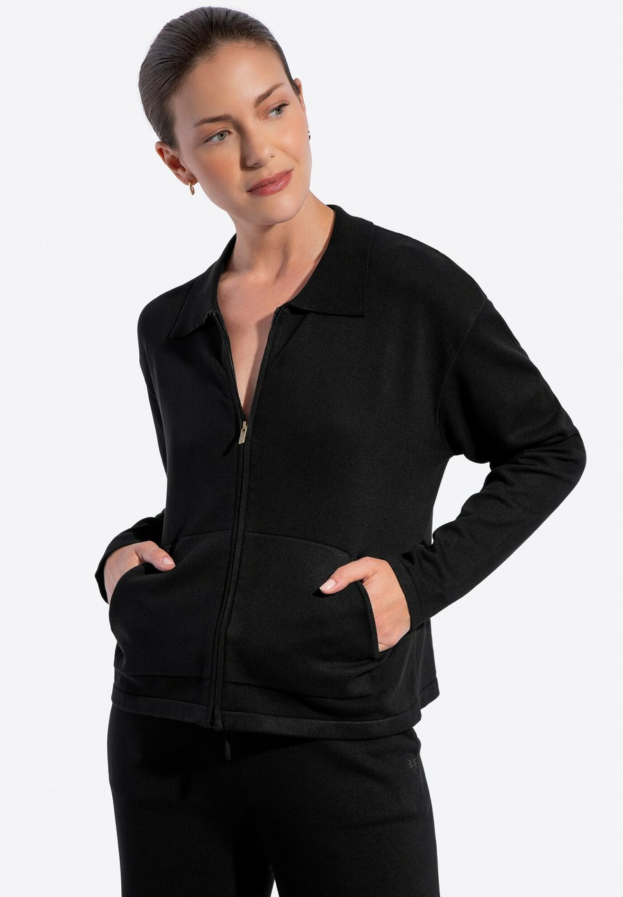 Толстовка WITTCHEN Zip-up sweatshirt, Black
Толстовка WITTCHEN Zip-up sweatshirt, Black