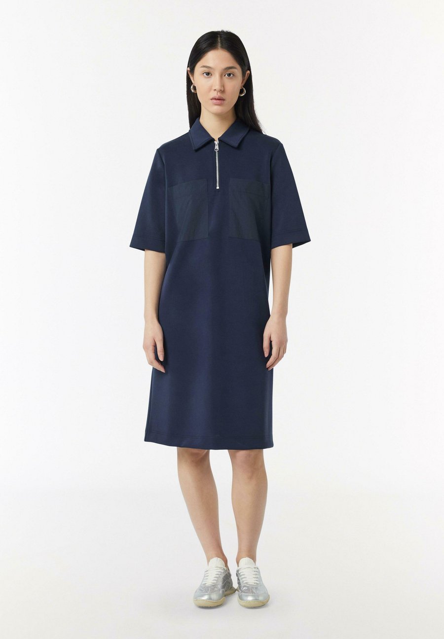 Платье comma casual identity MIT HEMDKRAGEN , Tiefblau/Dark Blue
Платье comma casual identity MIT HEMDKRAGEN , Tiefblau/Dark Blue