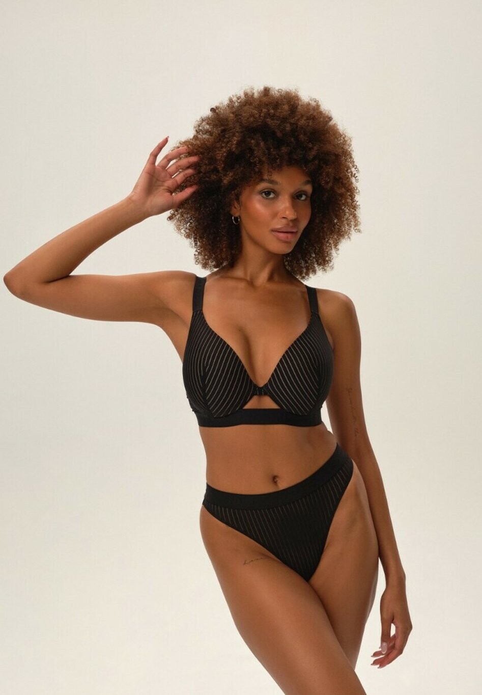 Треугольный бюстгальтер OSOM ESOTIQ, черный
Треугольный бюстгальтер OSOM ESOTIQ, черный