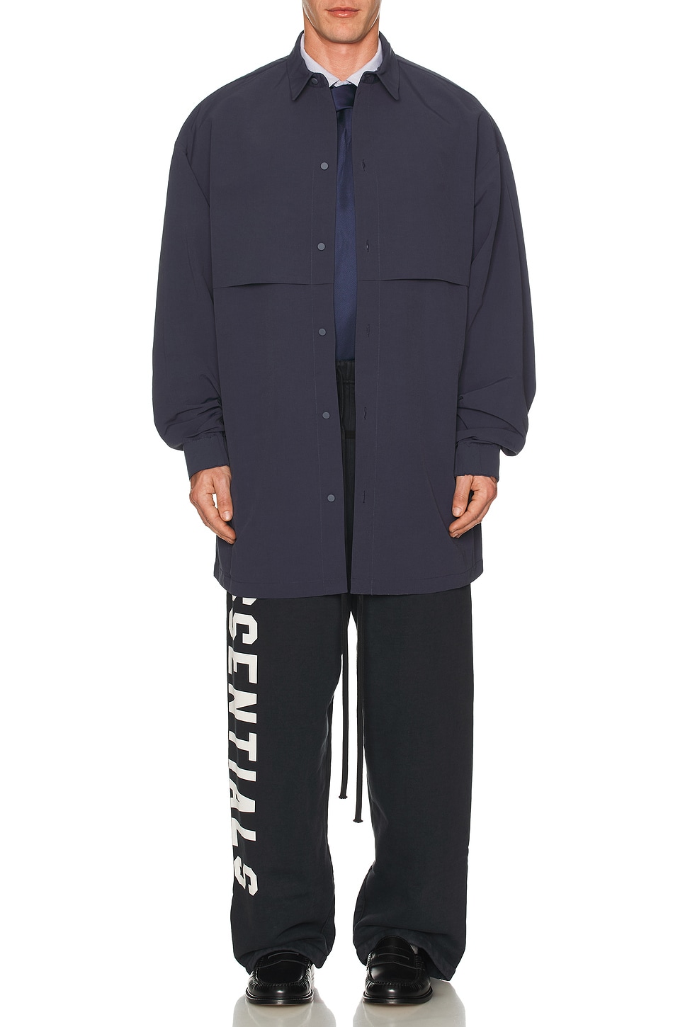 Военная нейлоновая рубашка-оверсайз Fear Of God Essentials, Marine
Военная нейлоновая рубашка-оверсайз Fear Of God Essentials, Marine