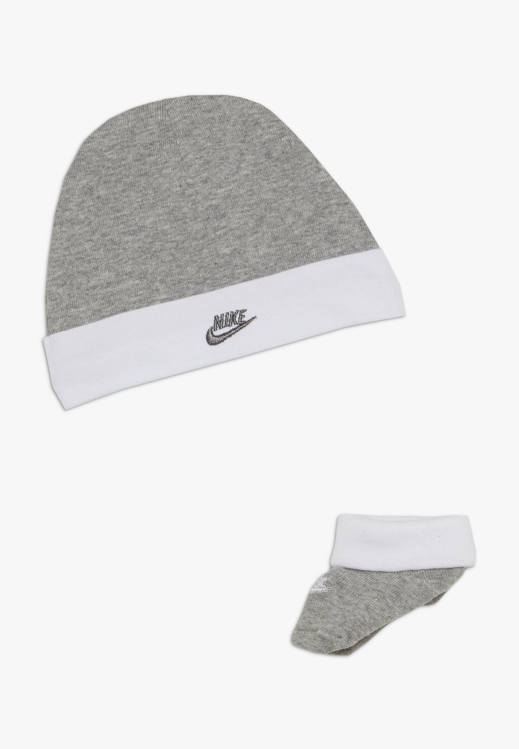 Шапочка Futura Hat And Bootie Baby Set Nike, цвет dark grey heather
Шапочка Futura Hat And Bootie Baby Set Nike, цвет dark grey heather