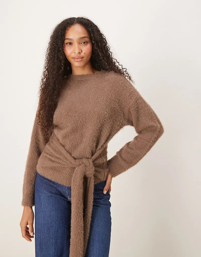 Джемпер свободного кроя Pretty Lavish с завязкой на талии в грибном цвете
Джемпер свободного кроя Pretty Lavish с завязкой на талии в грибном цвете