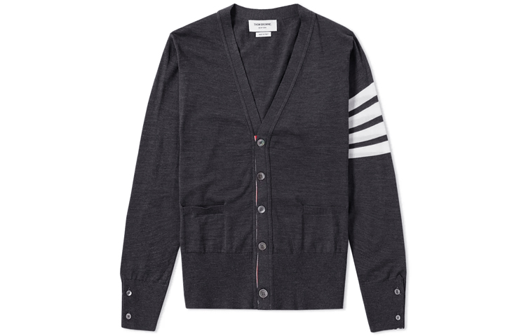 Кардиган из мериносовой шерсти с V-образным вырезом THOM BROWNE, темно-серый
Кардиган из мериносовой шерсти с V-образным вырезом THOM BROWNE, темно-серый
