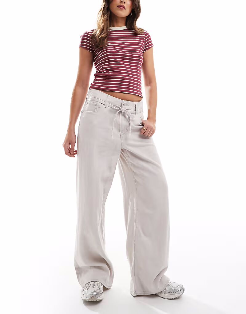 Брюки XL прямого кроя из смеси льна с поясом на талии, кремового цвета Levi'S
Брюки XL прямого кроя из смеси льна с поясом на талии, кремового цвета Levi'S