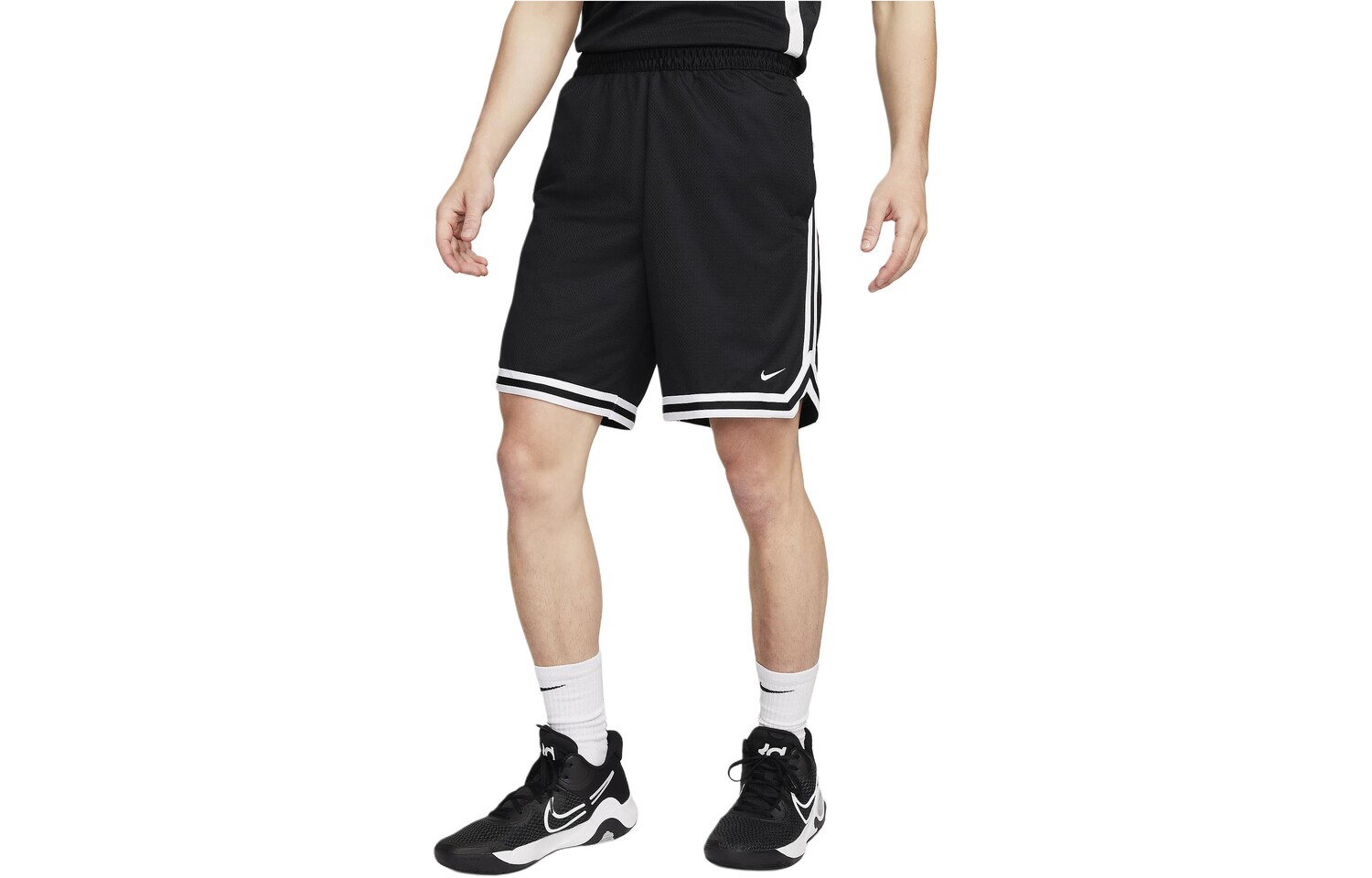 Мужские баскетбольные шорты Nike, цвет Black
Мужские баскетбольные шорты Nike, цвет Black